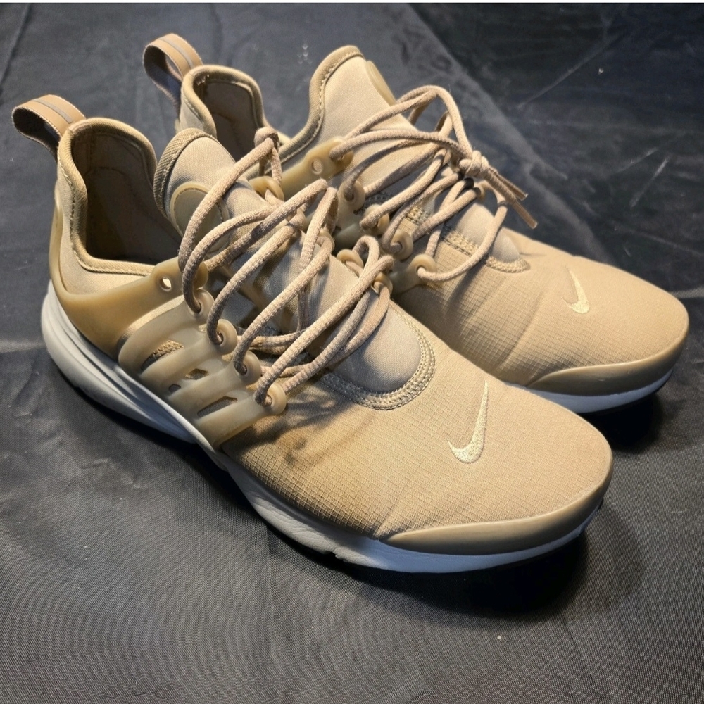 Nike Air Presto Khaki   Size 9 Model Number 912928- 201 Excellent
